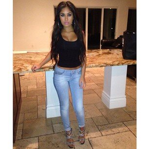 ElletteAlmond's profile picture. I won't give up on us.