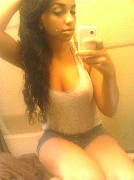 CammyFerraretto's profile picture. I need someone who will actually stay by my side, no matter what mood I'm in.