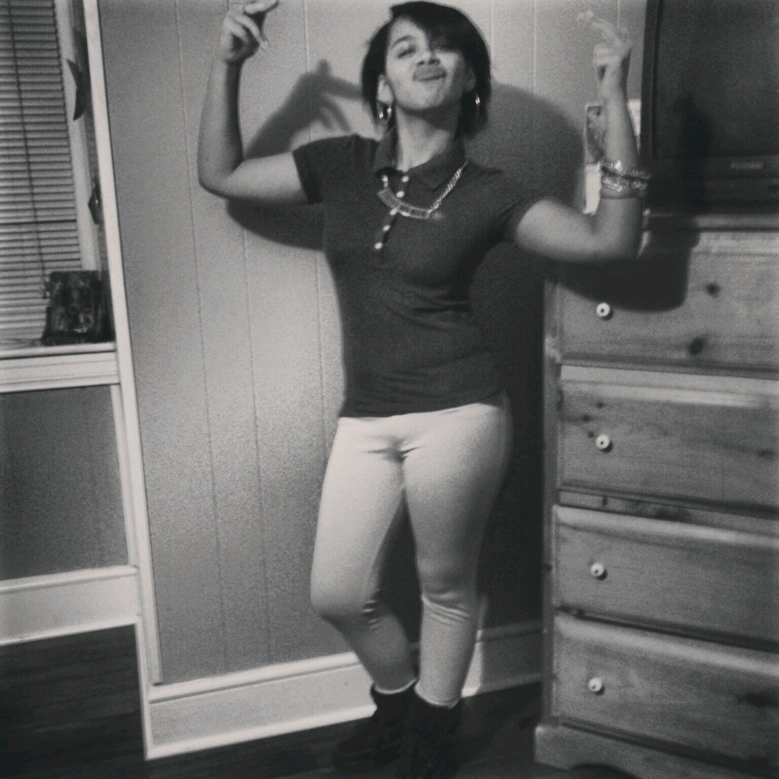 I ALWAYS FOLLOW BACK! Follow me on Instagram @earn_my_respect__   (´︶`) Add me on Facebook,  Naenae Lynn ✭✮   Kik me;  Sweet_as_sugar12333
