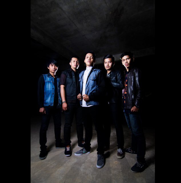 Official Twitter | Post-Hardcore | Indonesia | @TRSpublic @Nico_Prianto @whoisqoddri @bryan_barker |wardrobe @heylasvereiyna Contact : 085668331182