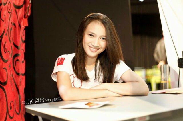 •JHS 1 TMG•Islam•7H•Fans JKT48 dan Naruto Shippuden•♥ Basket•Melodiest•Mohon jgn slh paham mengenai tweet. saya,karena akun saya ini sedang error•