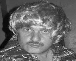 BARRY LEMON (no relation)
INTERNATIONAL LOVER, PLUMBER, PIPE FITTER, 
WELDER AND ALL ROUND GOOD GUY.

https://t.co/MfQ7zOMpNp
barrylemon@live.com