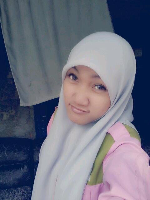 Sarii_Rifa_Pau's profile picture. Family is number one (y)♥({}) || 164♥