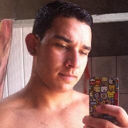 Meu estilo de vida liberta a minha mente,sou completamente louco mais um louco consciente..{C.B.J }