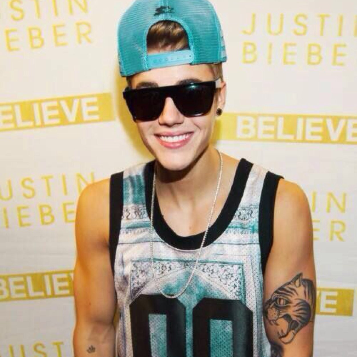 Belieber/ Austria /13 /follow me , follow back