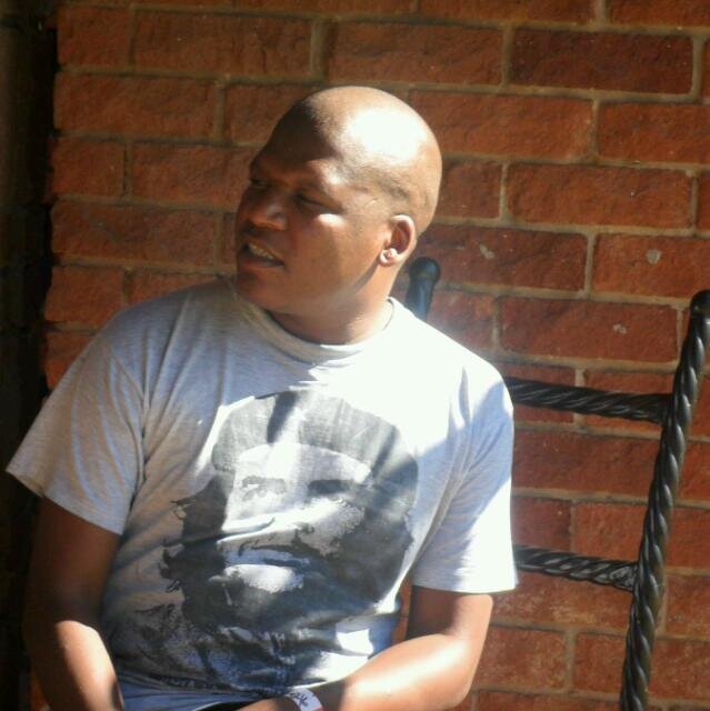 mollo31's profile picture. Its a sad thing not to have friends,but even sadder not to have enemies.