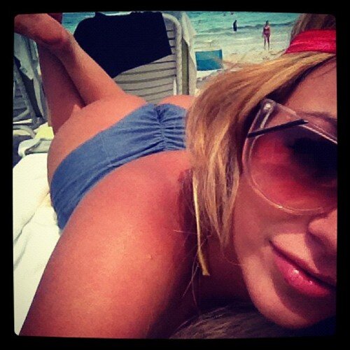 LeoneWeakling's profile picture. A broken heart is the worst. It's like having broken ribs. Nobody can see it, but it hurts every time you breathe.