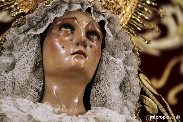 Mesa de Ntra. Sra. de la Concepción. Creada por la Archicofradía para engrandecer a su titular, formada por miembros de la Archicofradía y devotos de la Sra.