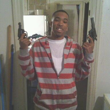 birthday:april 8th, {what i bang is dat 40 glock i tote dats alll i know}