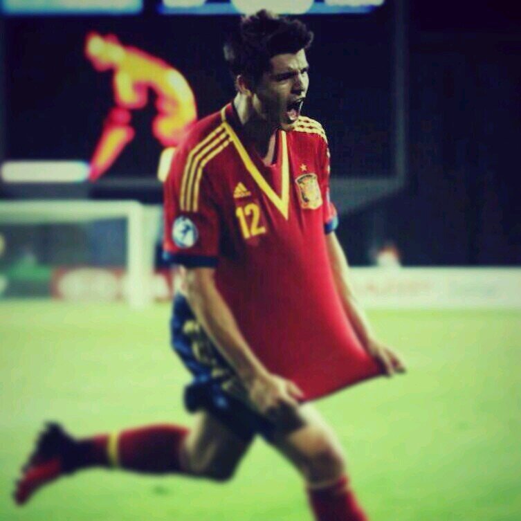 Cuenta que apoya a los dos canteranos mejores del madrid, MORATA Y JESE