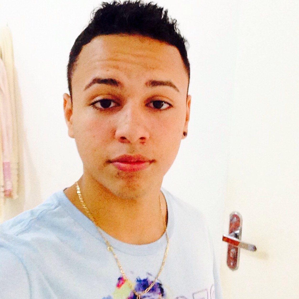 libriano,17 anos, flamenguista, estudante.
