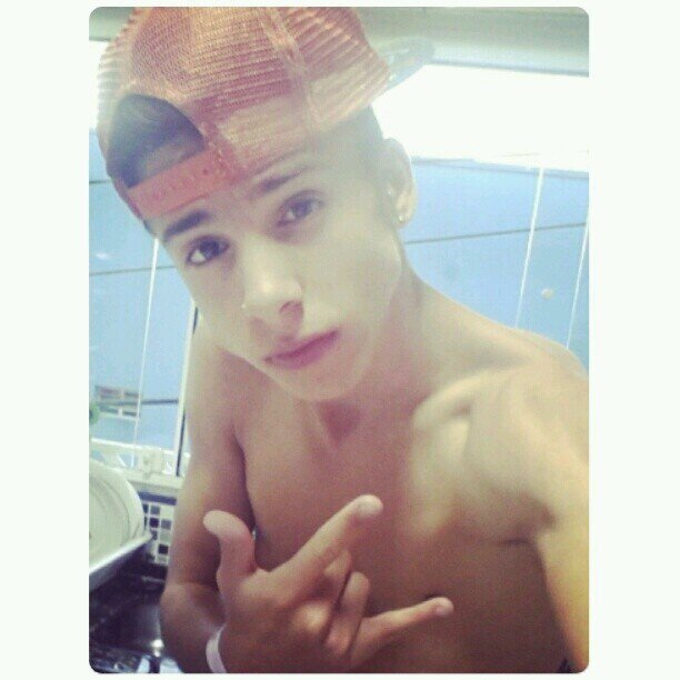 Dificil eu ser romântico meu ego é do tamanho do oceano atlântico ♪♪