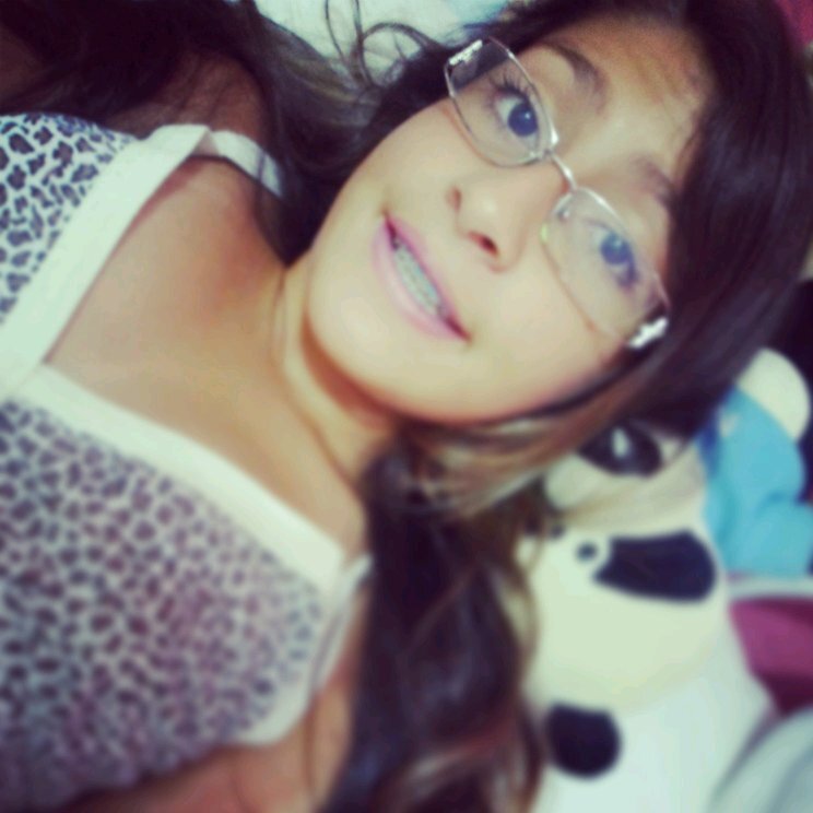 I am Brazilian, I'm 13 .. Sou Barteus 3 I love paçoca rs!