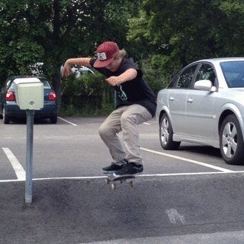 Hi!!:) Im 12 yo boy from finland and i luv skateboarding !:) Help me to get 1000 followers !:D So follow me i follow back !