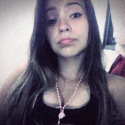 uns fumam, outros bebem, outros se drogame outros se apaixonam. cada um se mata da sua maneira