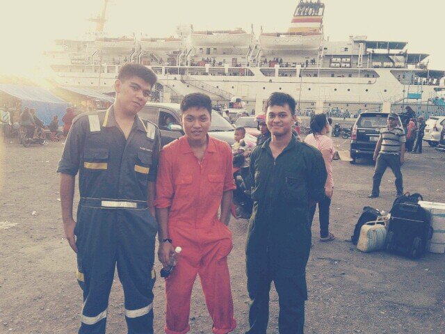 cadetengine1's profile picture. SEAFARER