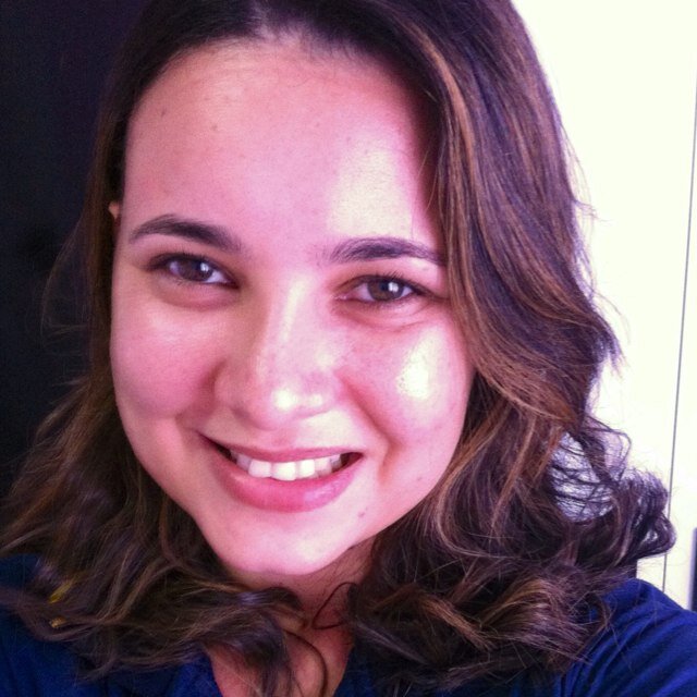 Mulher de Deus, casada com Antonio Oliveira.Gosto de louvar e trabalho como ACS na minha cidade.
