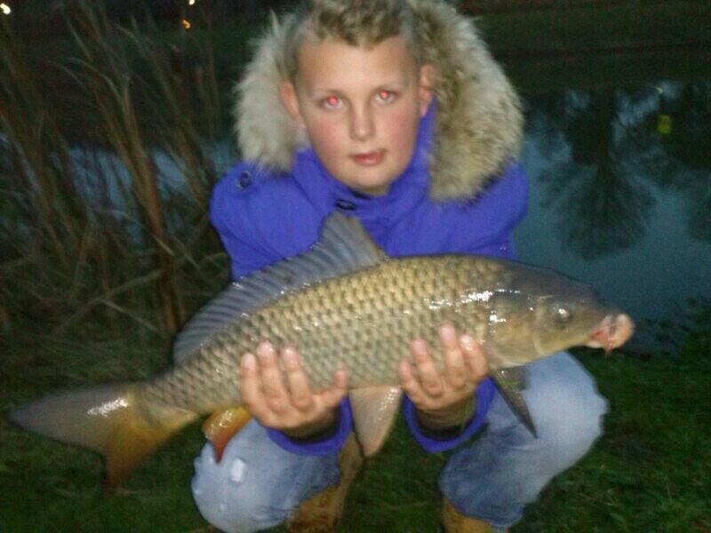 hollandia t d1. chillen met vrienden