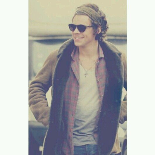 I gave you a free follow, now please follow my acc @stylesleepover , thank you ily x ❁