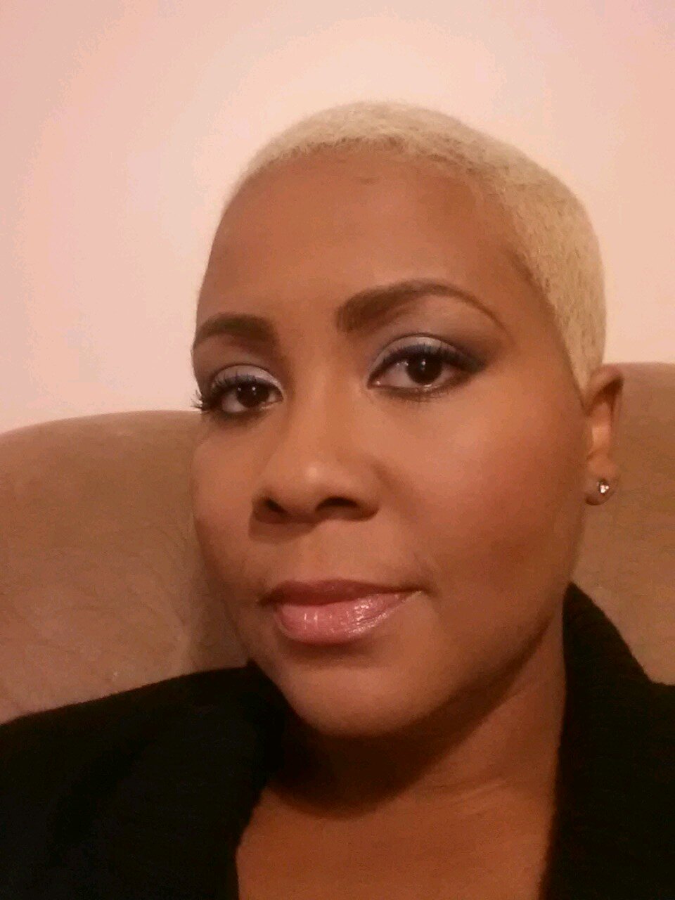 Nail doer. Occasional rabble rouser. Side eye and twisted lip donor.