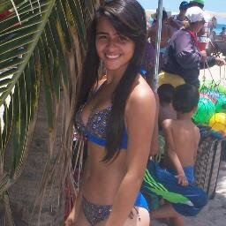 Estudiante de Informática. Agradecida por los placeres de la vida.! La felicidad Sta al lado de uno, no al lado de Alguien..!