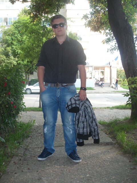 English speak,cars,music,drawing,fun with my friends...