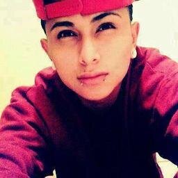 Venezolano. Amante de la musica desde la cuna // Intentando cumplir todos mis sueños dia tras dia // Cantante de ducha.
