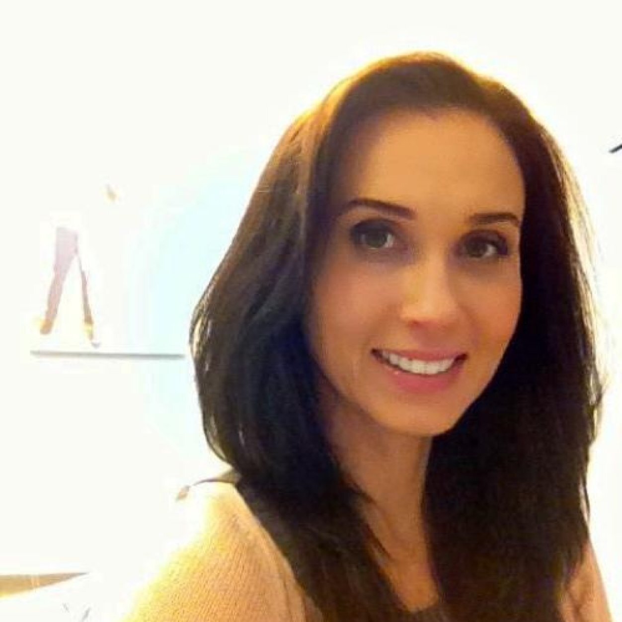 e_margery's profile picture. Marketing & e-commerce