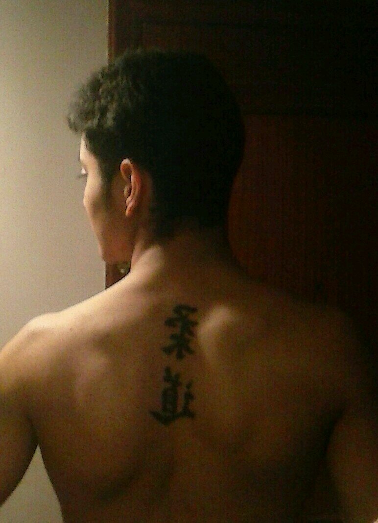 A la deriva. A veces suelo volar lejos.