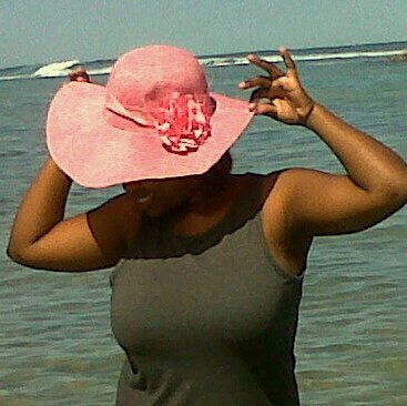 Radio presenter| A gracious woman gains respect. Proverbs 11:16 *views are my own* ♥
