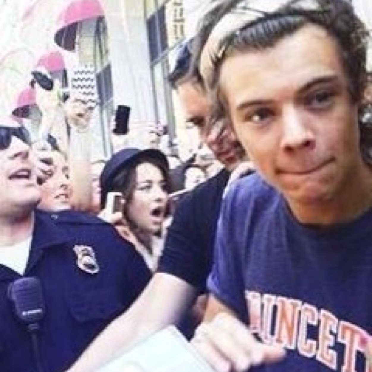 Thatgirlalex991's profile picture. Hi free follow acc so go follow @cuddlemelirryx bc she will follow you too.