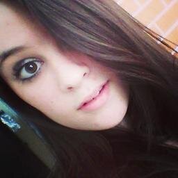 Eu não sei na verdade quem eu sou, já tentei calcular o meu valor, mas eu sempre encontro um sorriso, e o meu paraíso é onde eu estou. :)
