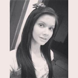 _rrafaelapassos's profile picture. A verdade é que todo mundo vai te machucar, você só tem de escolher, para quem o sofrimento vale a pena!