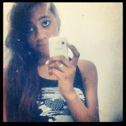 Laila Silva , 14 Anos *---* . Curtindo a vida sem mim importa com as opniões alheias  .. Quero que o mar pegue fogo pra eu comer peixe assado u.u