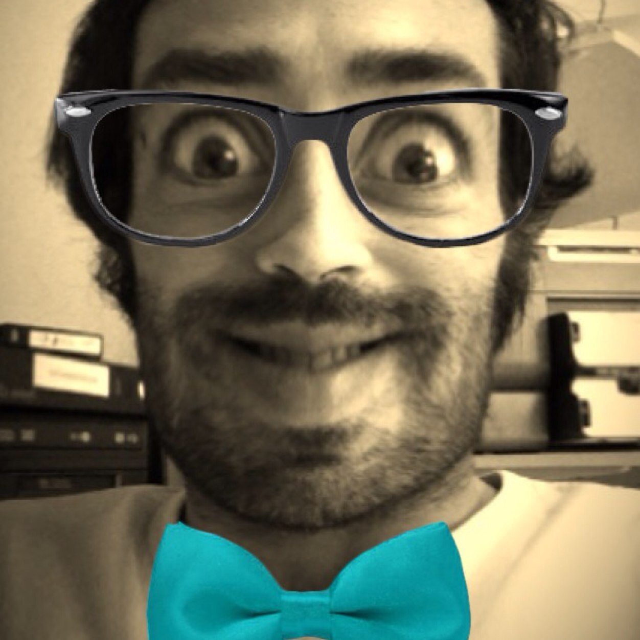 dubonino's profile picture. festayre, blaguayre, footballayre, musicayre enfin tout ce qui se finit en rigole....