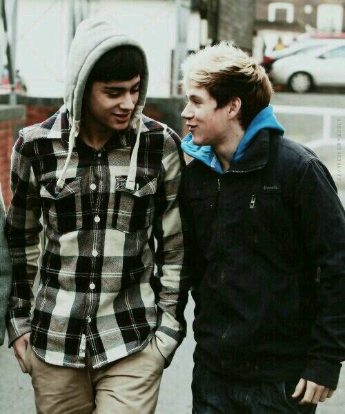 hey bby I just gave u a free follow so it would mean a lot if u could follow @zaynsqt ily :) x