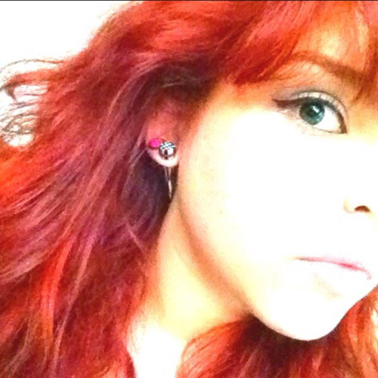 AlondraJames_'s profile picture. ♡I love music more than people♡