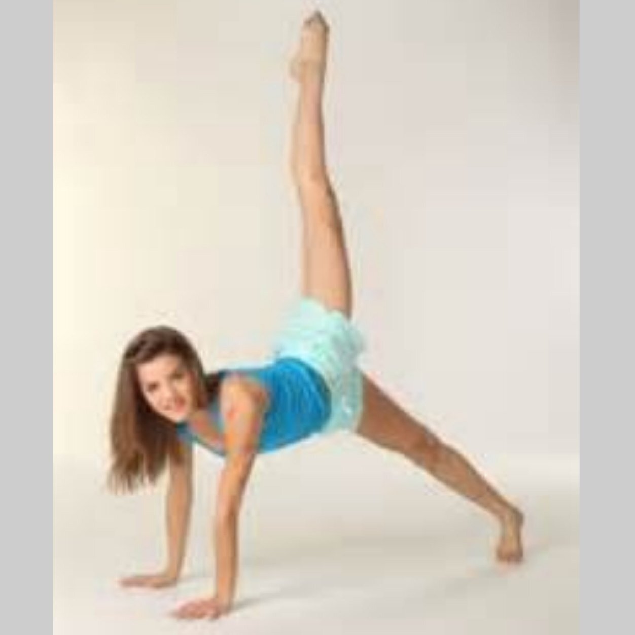 haileyjade2003's profile picture. Go follow @michelle__xo @eldon_xo @stephanie_23 and @emilystyles_xox