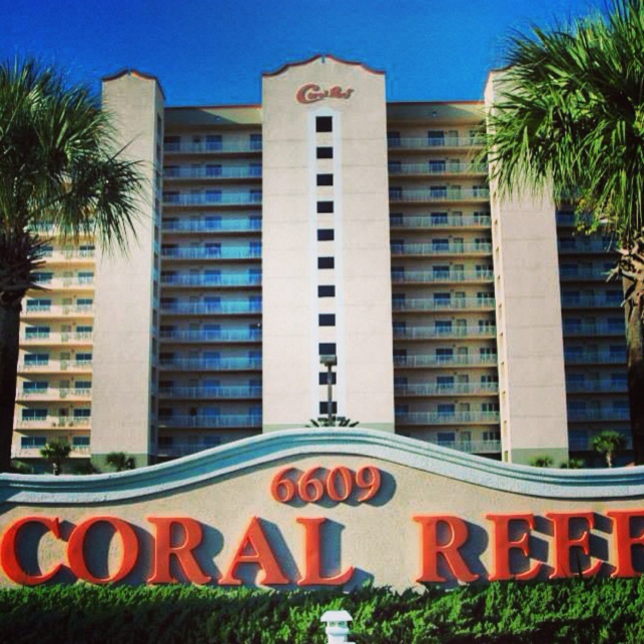Vacation Condo Rentals located on the beautiful emerald waters and sugar white sands of Panama City Beach