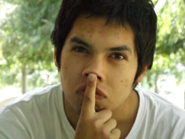 Estudiante del área de la salud, Inútil subversivo.