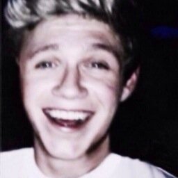 your fav will follow you one day i promise, but for now follow @PIZZAHUTNOUIS xx