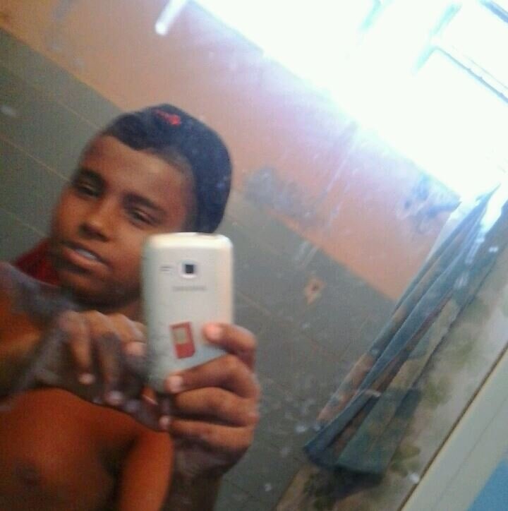 Amo Futebol  Adoro come pizza e brincar com meus colegas e jogar Minecraft