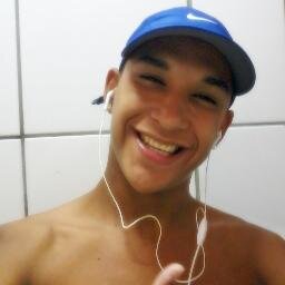 É vencendo os limites,escalando as fortelezas,conquistando o impossivel pela fé...Campeão,vencendor,essa fé que te faz imbativel te mostra o seu valor!