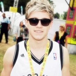 se meu pau falasse e o assunto fosse one direction ele so falava cuspindo