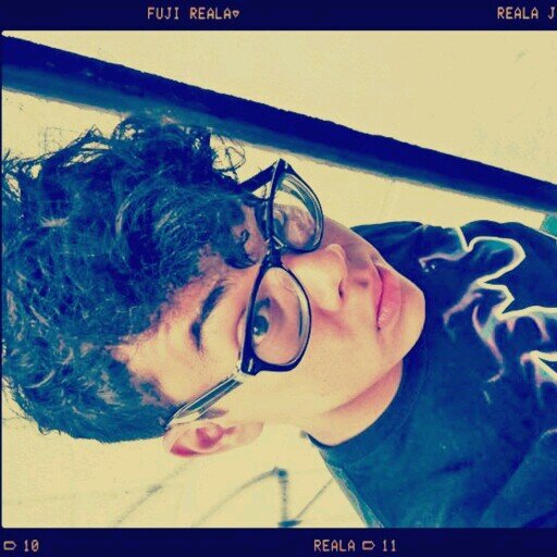Dicen que las personas como yo SON LAS MEJORES¡ Soy Gio y ashim me dicen TODOS :'33 Huuum's soy una persona capaz de lograr hacer sus metas¡