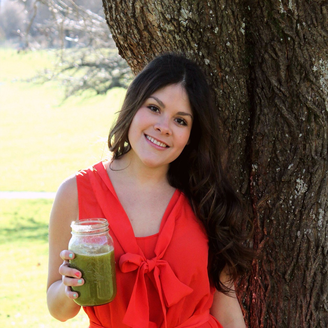 I am a Health Coach who specializes in detox, juicing & techniques to live a happy life. I believe in the healing power of food and love.