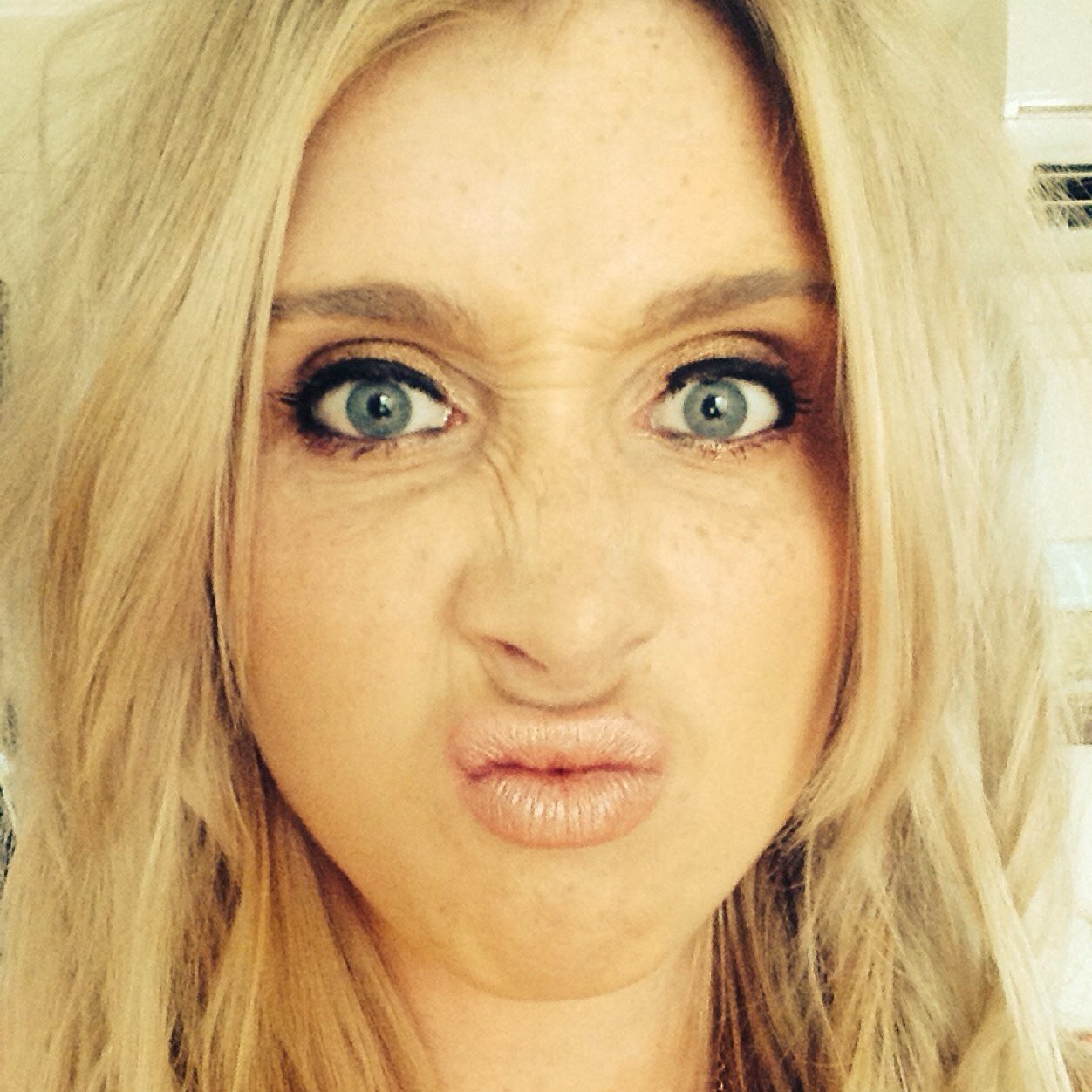 lozzken's profile picture. I mostly spend all day thinking about food.