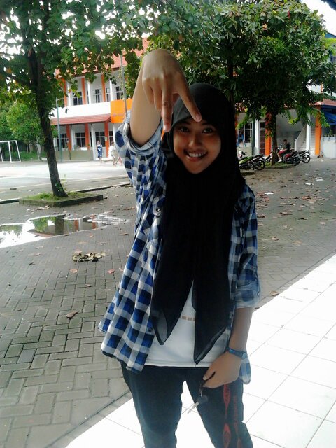 2nd tweeps of @LuluatulH_ | lu asik gua segan, lu usik gua lawan