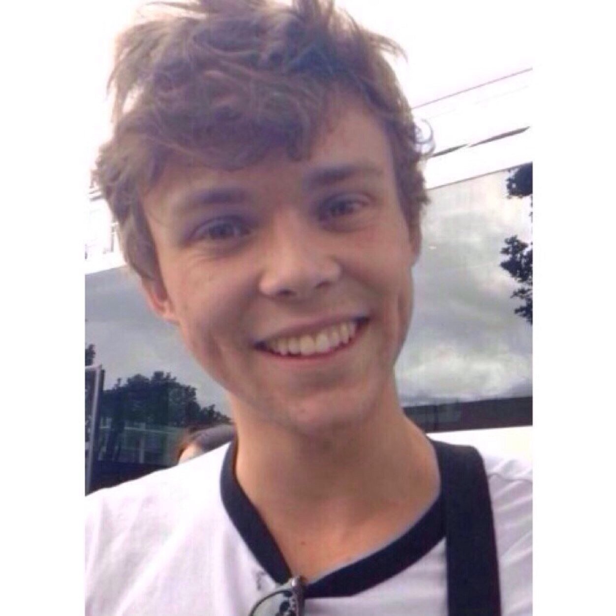 @toxicaccents gave you this free follow so go follow her thanks bby (: