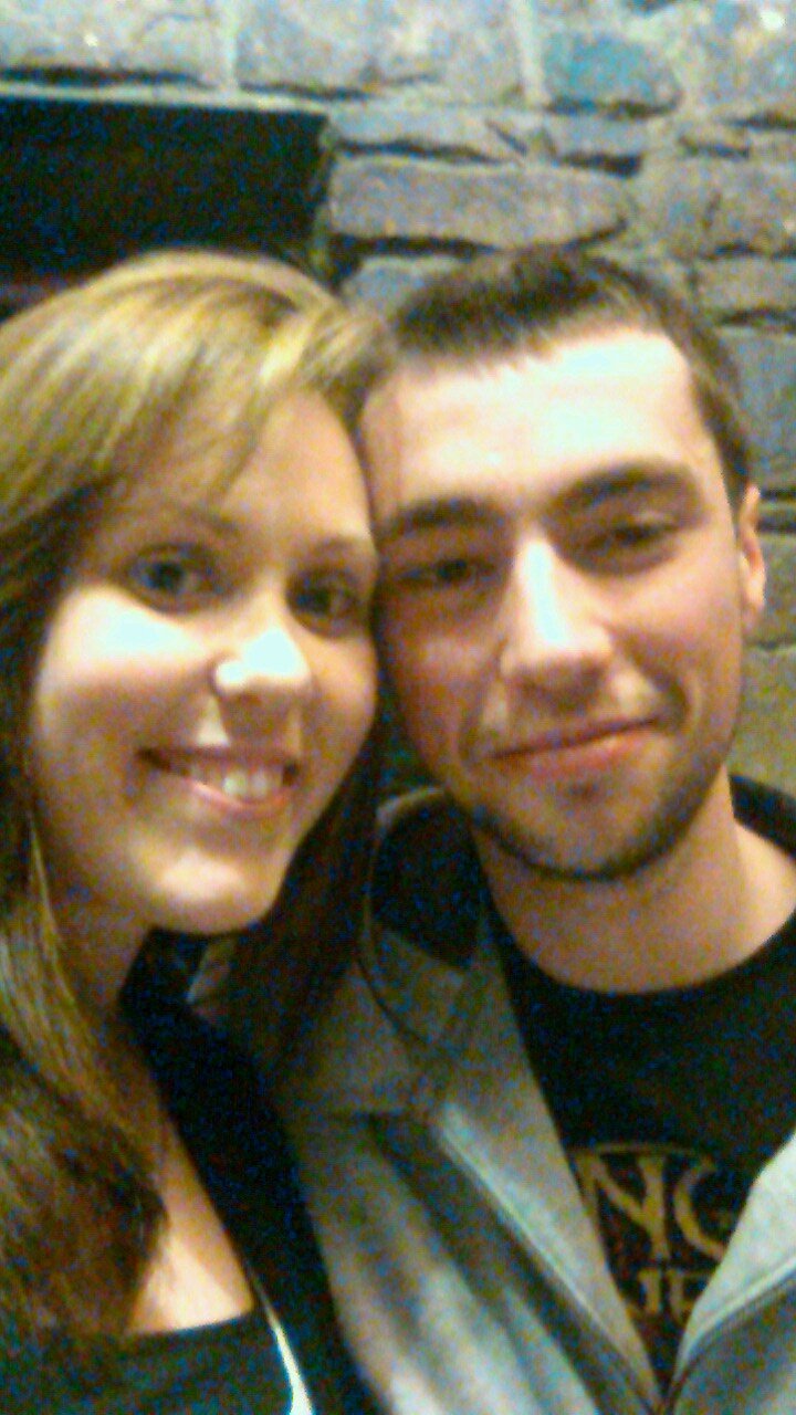 names jamie, im 20 and living in Carlow, wanna know more just ask :)